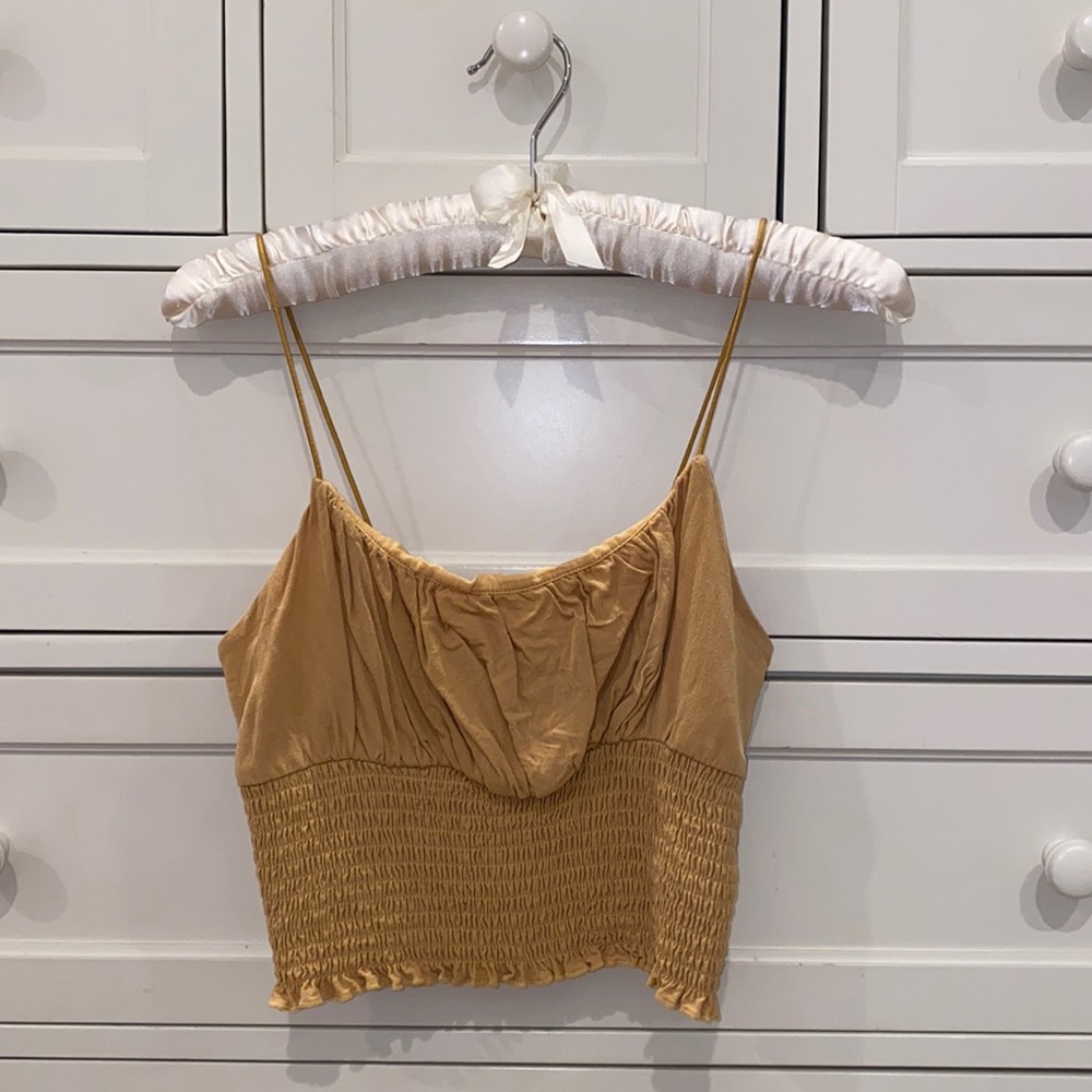 Super cute fall colored golden scrunch crop top!